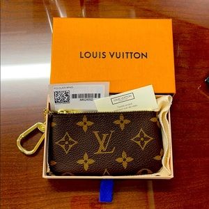 Louis Vuitton Key Pouch M62650